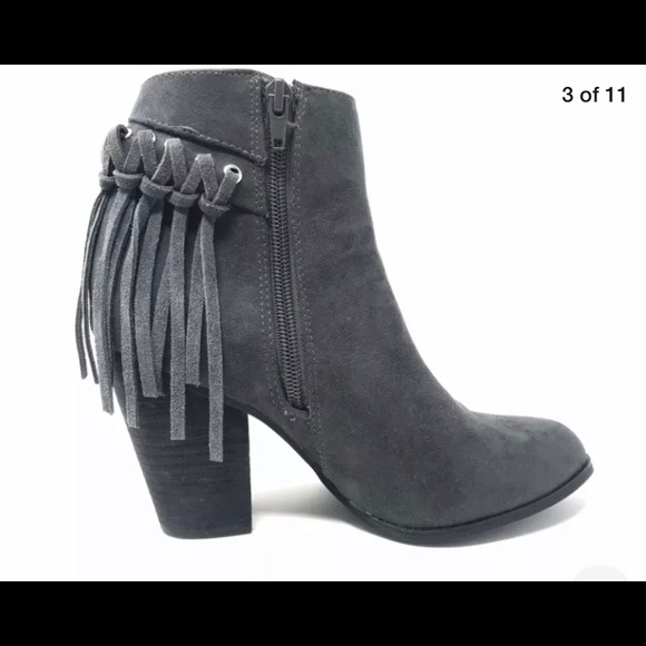 Carlos by Carlos Santana gray suede boots with fringe, lower heel, sz 7 - Picture 2 of 10